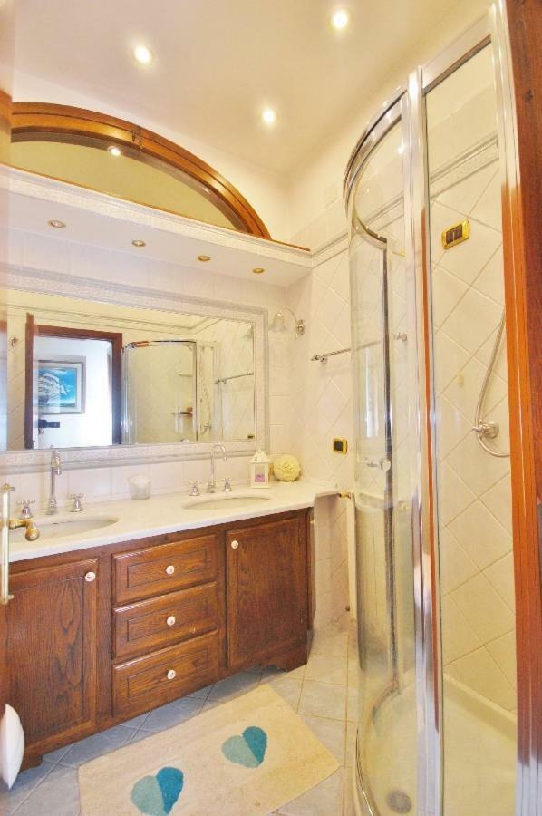 Raffinato Attico Vicino Al Mare Con Solarium Lido Di Camaiore Exteriér fotografie