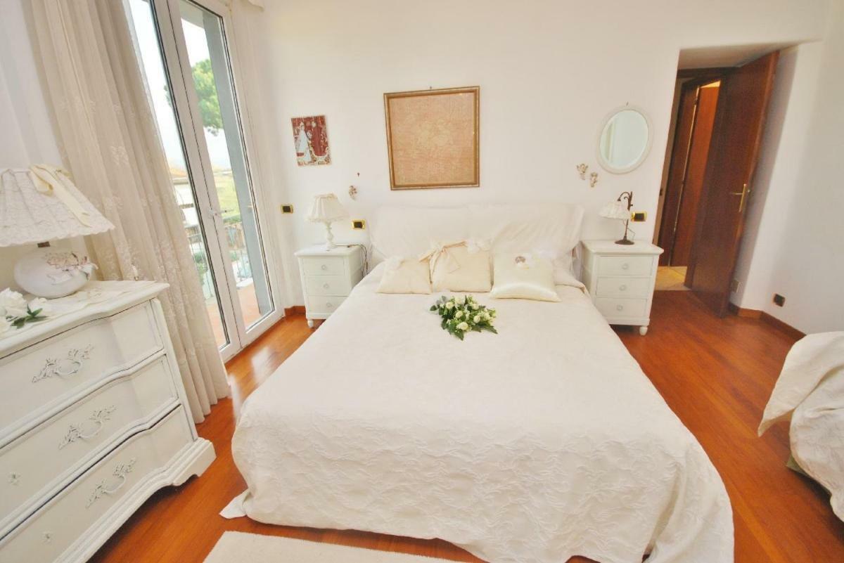 Raffinato Attico Vicino Al Mare Con Solarium Lido Di Camaiore Exteriér fotografie