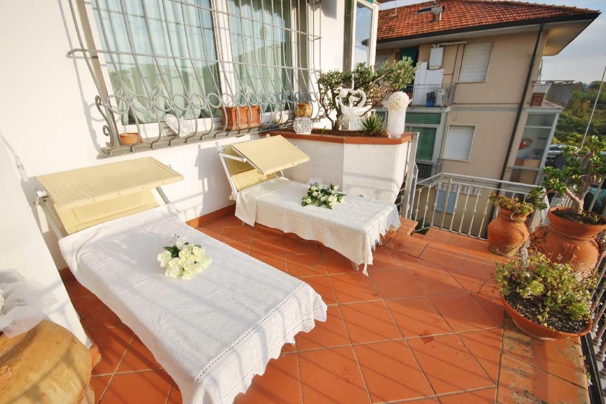 Raffinato Attico Vicino Al Mare Con Solarium Lido Di Camaiore Exteriér fotografie