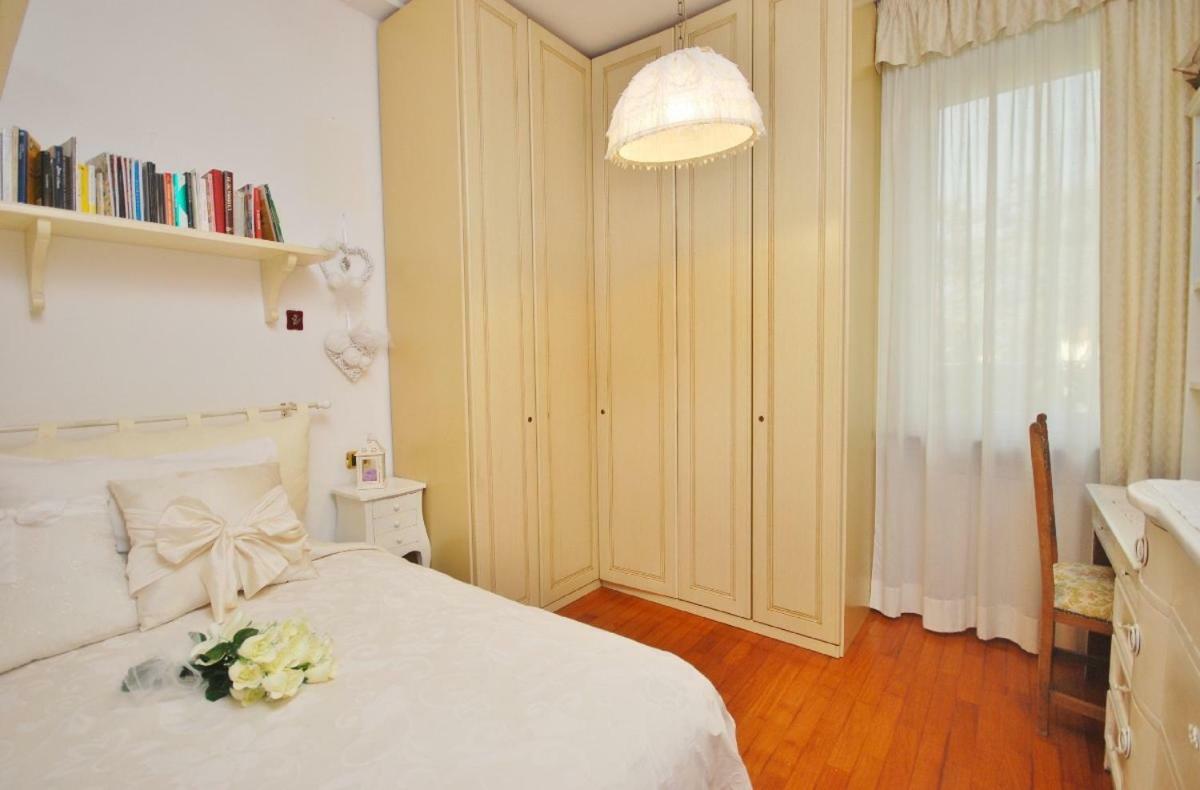 Raffinato Attico Vicino Al Mare Con Solarium Lido Di Camaiore Exteriér fotografie