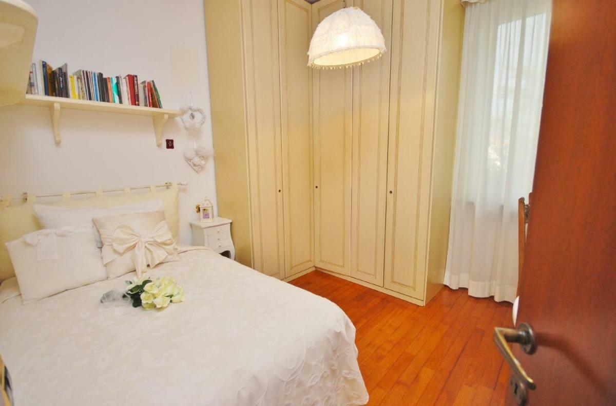 Raffinato Attico Vicino Al Mare Con Solarium Lido Di Camaiore Exteriér fotografie