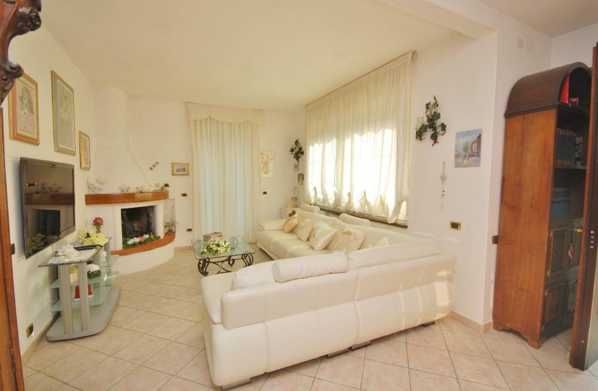 Raffinato Attico Vicino Al Mare Con Solarium Lido Di Camaiore Exteriér fotografie