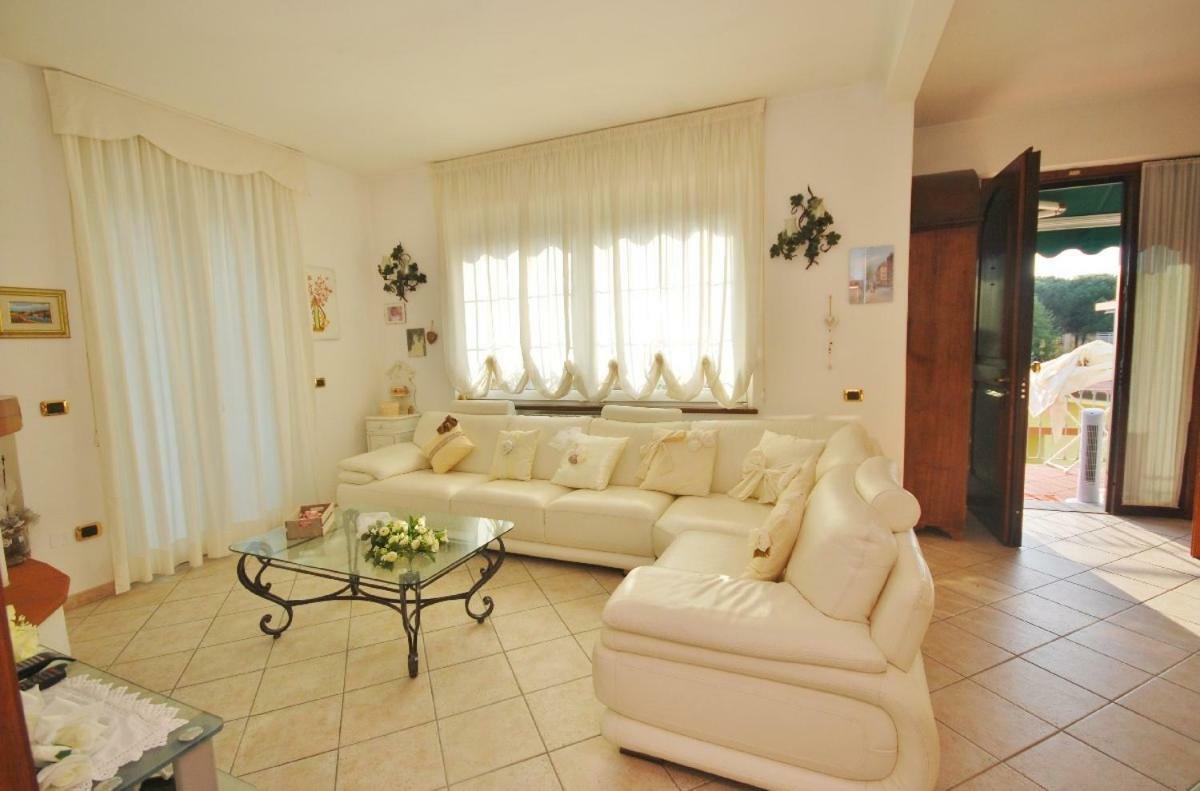 Raffinato Attico Vicino Al Mare Con Solarium Lido Di Camaiore Exteriér fotografie