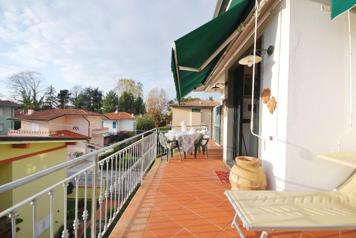 Raffinato Attico Vicino Al Mare Con Solarium Lido Di Camaiore Exteriér fotografie