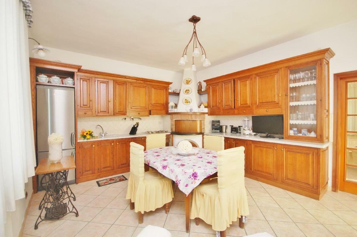 Raffinato Attico Vicino Al Mare Con Solarium Lido Di Camaiore Exteriér fotografie