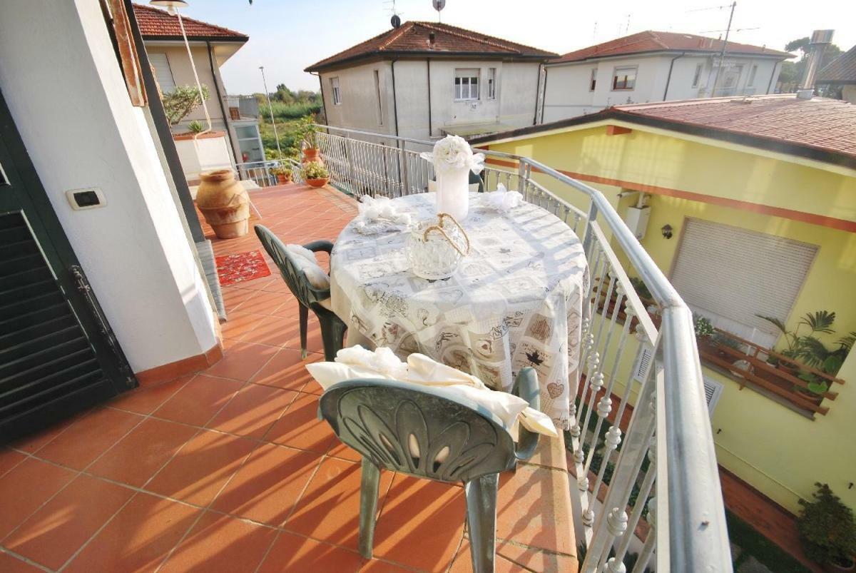 Raffinato Attico Vicino Al Mare Con Solarium Lido Di Camaiore Exteriér fotografie