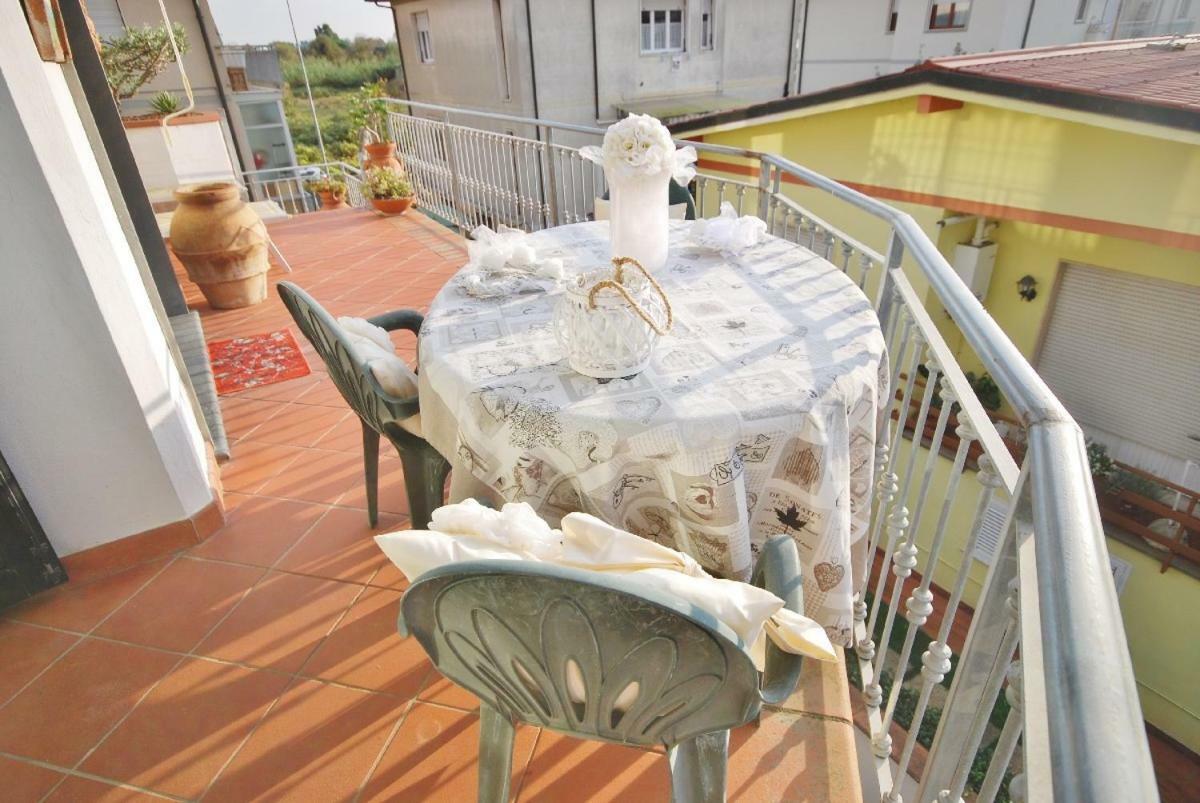 Raffinato Attico Vicino Al Mare Con Solarium Lido Di Camaiore Exteriér fotografie